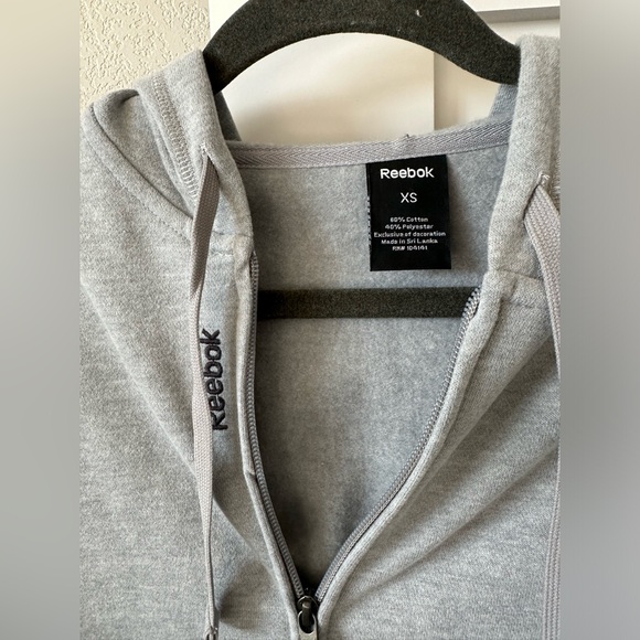 NWT Women’s Reebok Zip Up Hoodie Sweater - Light Grey - xSmall - Picture 6 of 7